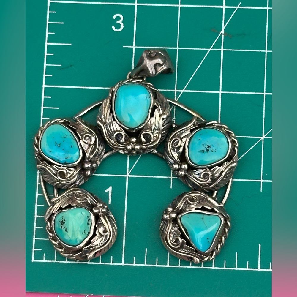 Sleeping beauty Southwestern naja sterling silver pendant - Picture 7 of 10